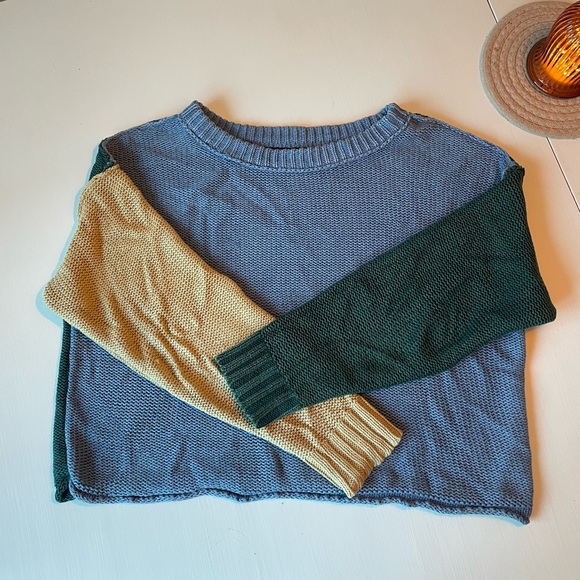 American Eagle Sweater - Picture 2 of 2